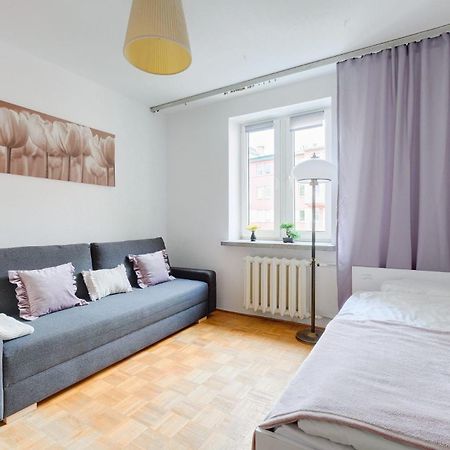 Spacious Apartment In Green Location 바르샤바 외부 사진