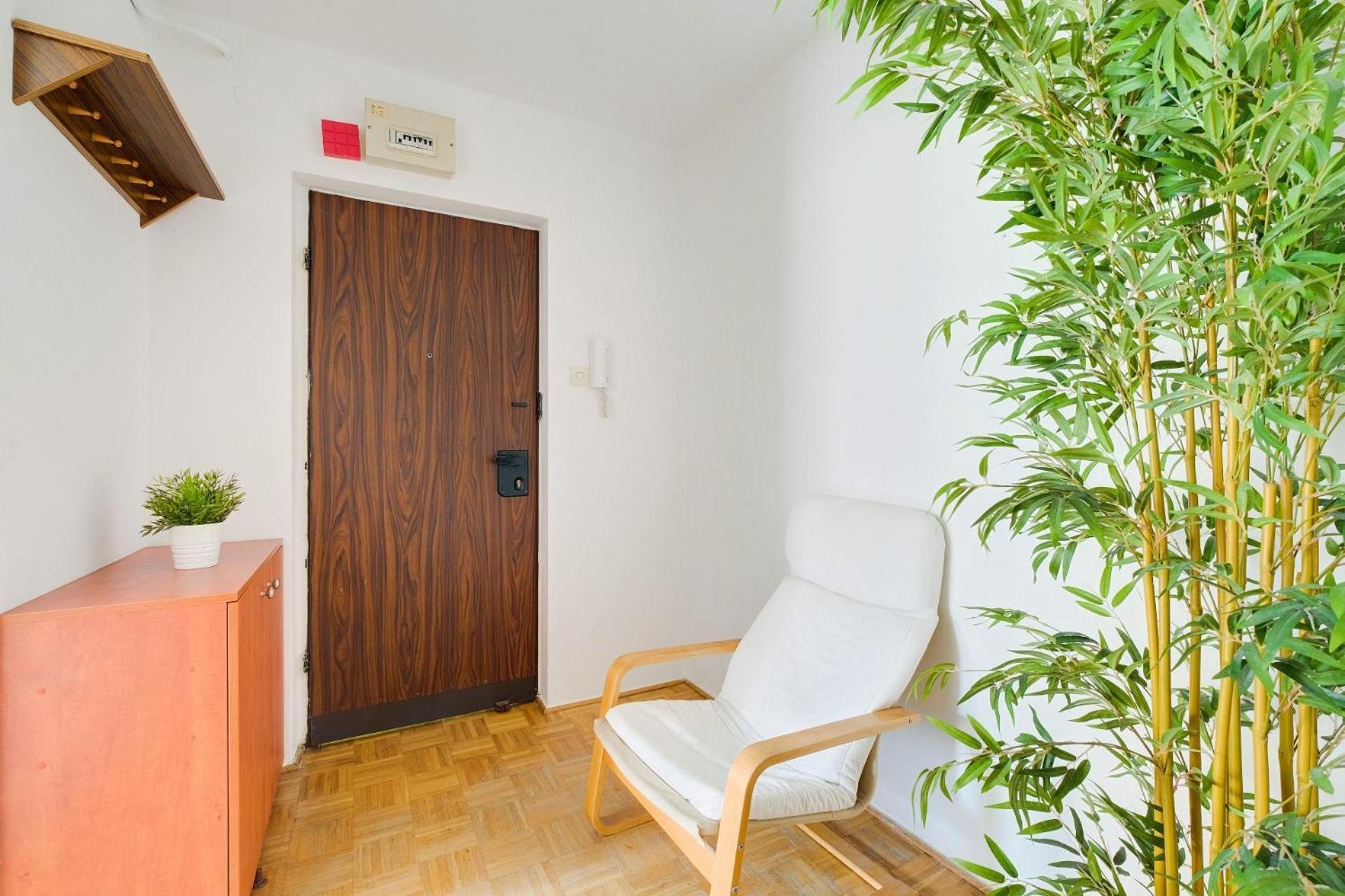 Spacious Apartment In Green Location 바르샤바 외부 사진