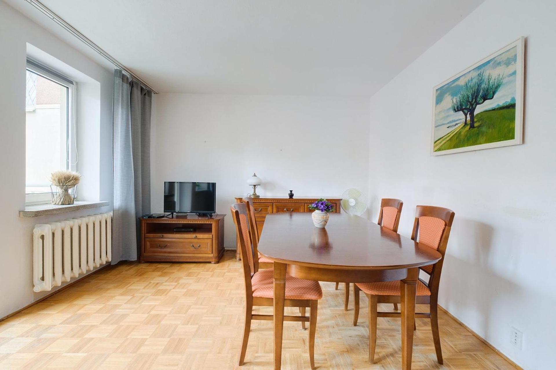 Spacious Apartment In Green Location 바르샤바 외부 사진