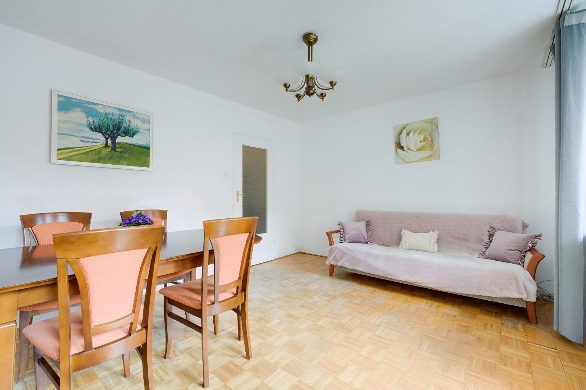 Spacious Apartment In Green Location 바르샤바 외부 사진