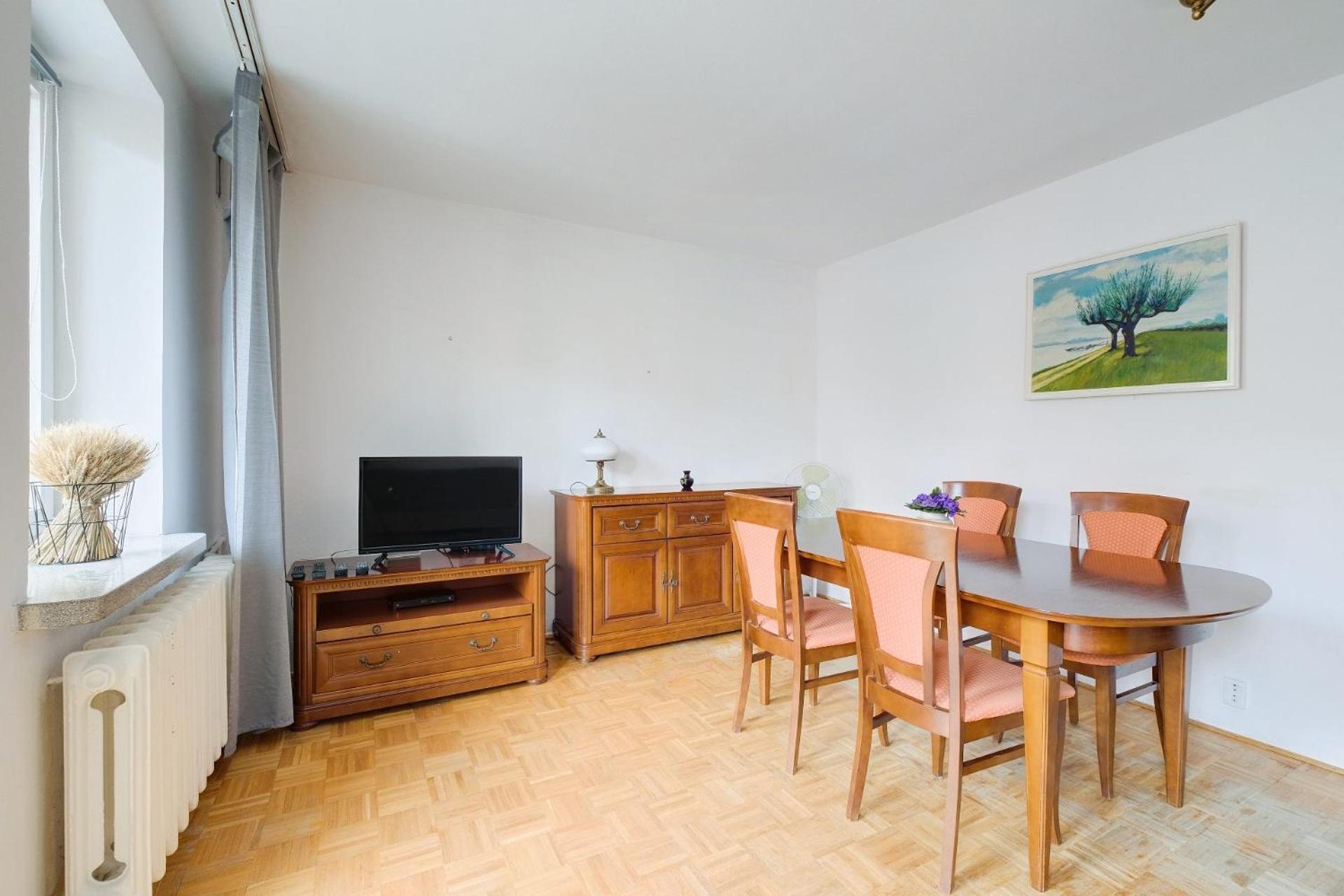 Spacious Apartment In Green Location 바르샤바 외부 사진