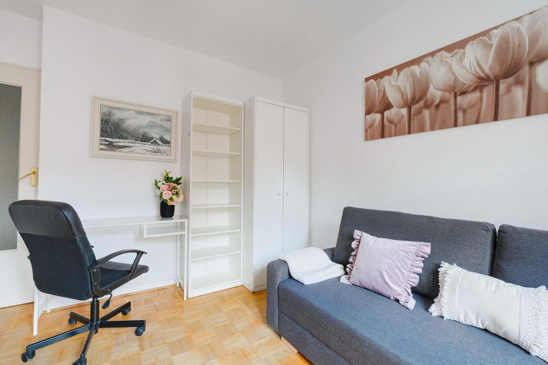 Spacious Apartment In Green Location 바르샤바 외부 사진