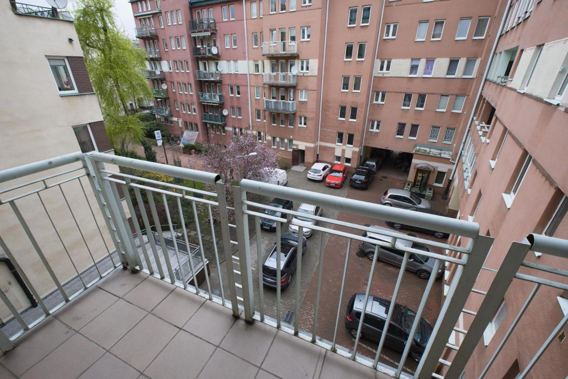 Spacious Apartment In Green Location 바르샤바 외부 사진